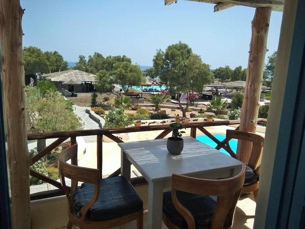 Black Rose Beach Suites Perissa  Dış mekan fotoğraf